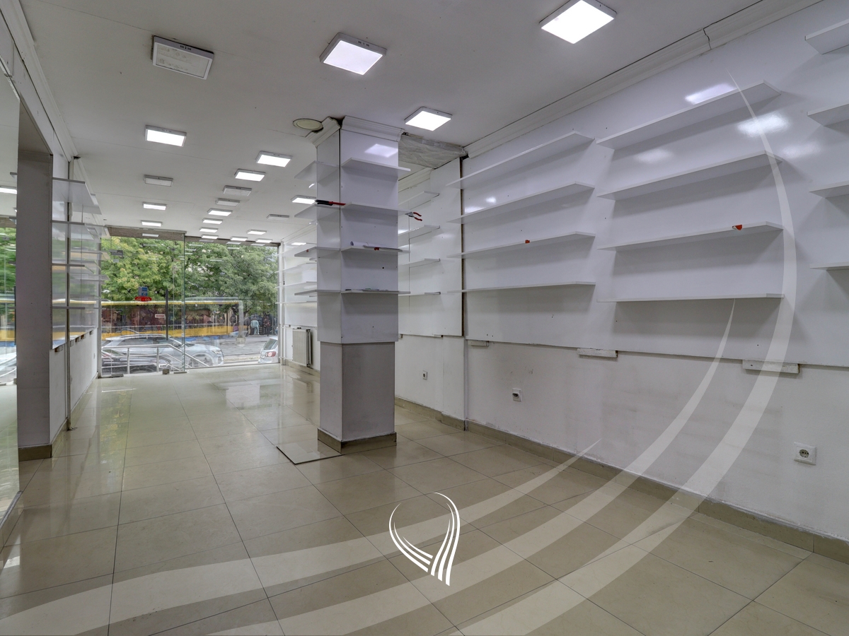 Lokal 60m2 me qira në Qendër