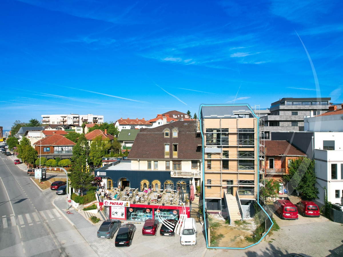 Commercial property 579m2 for rent in the Bregu i Diellit neighborhood1