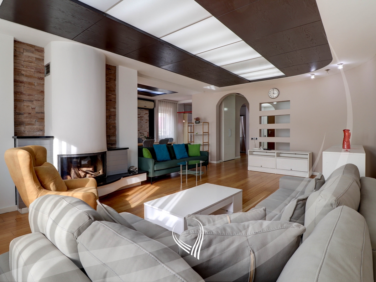4-bedroom rental house in the Pejton neighborhood2