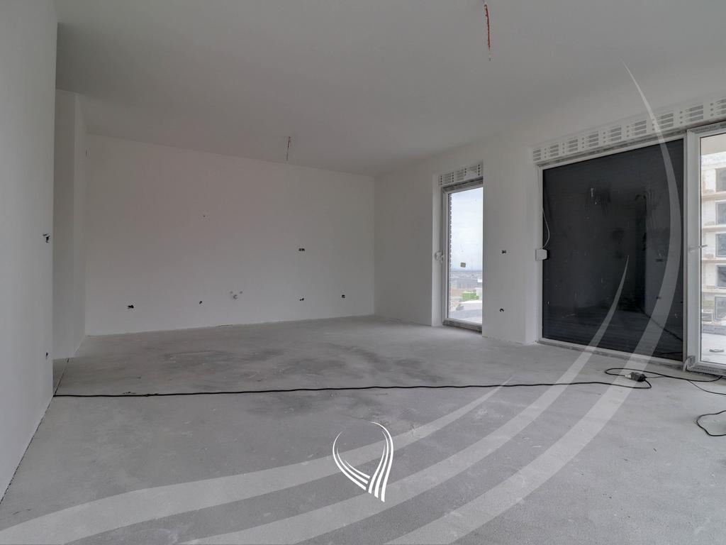 Banesë me 4 dhoma gjumi në shitje në lagjen Kalabria – Veternik3