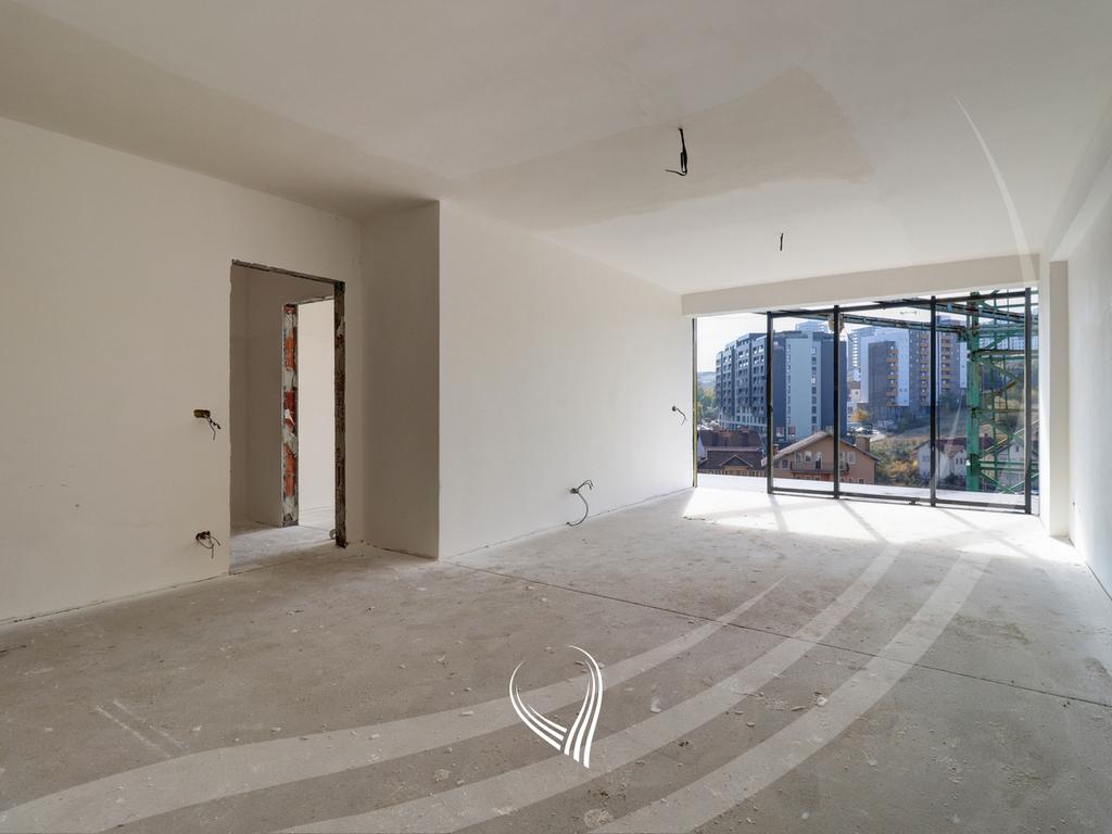 Banesë me 3 dhoma gjumi në shitje në lagjen Mati 1 – Rruga A2