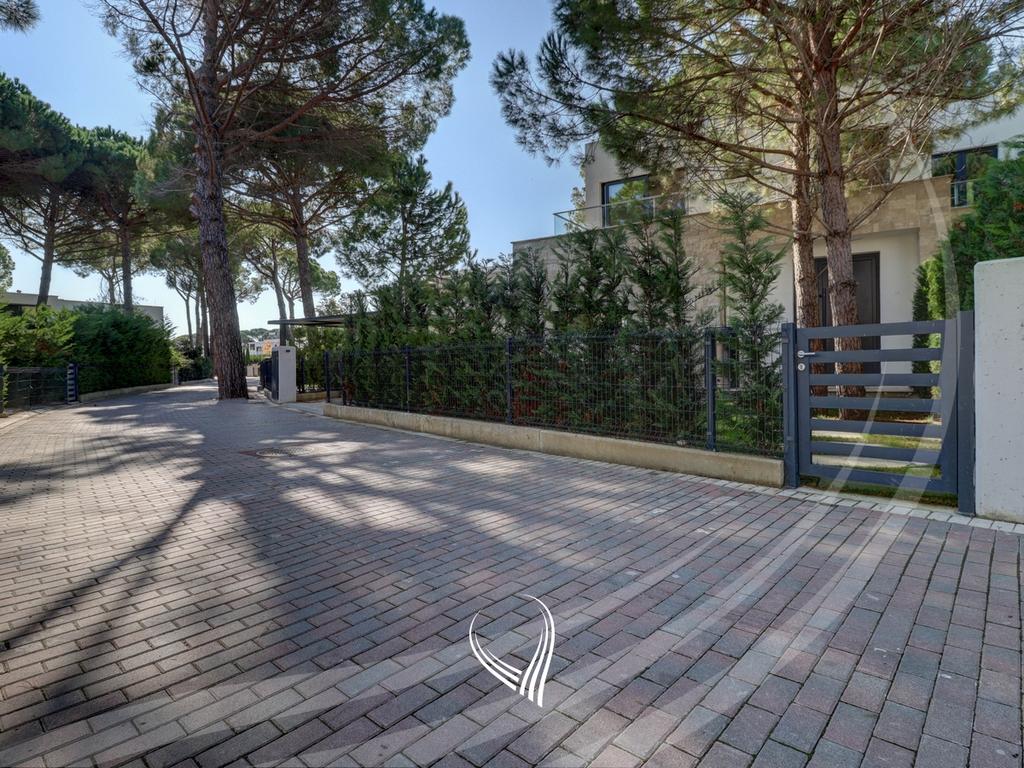 Villa 157.9m2 for sale in the San Pietro Resort complex - Gjiri i Lalzit38