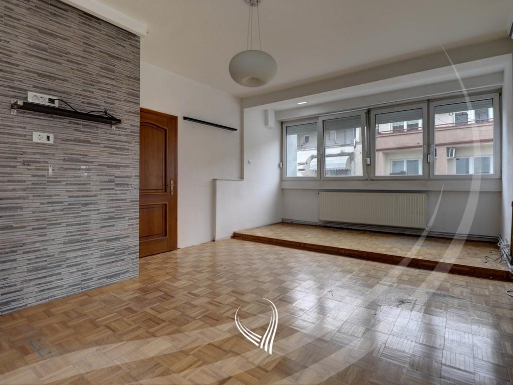 Office space with 3 rooms for rent in the Center
