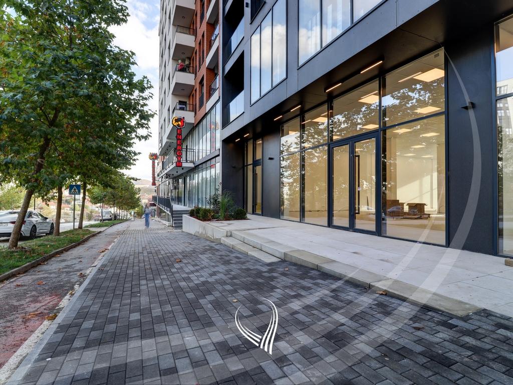 Lokal 210m2 me qira në lagjen Mati 1- Rruga C11