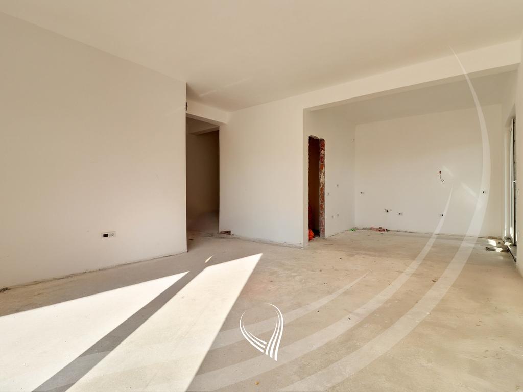 Penthouse me 3 dhoma gjumi në shitje në lagjen Mati 1 – Rruga A3