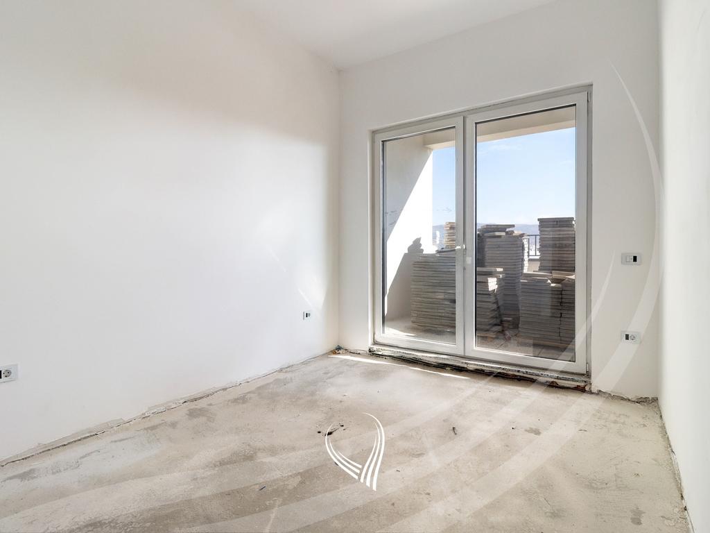 Penthouse me 3 dhoma gjumi në shitje në lagjen Mati 1 – Rruga A4