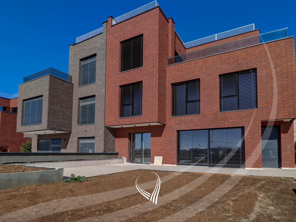 5-bedroom house for sale in Taukbahçe neighborhood – Green Row25