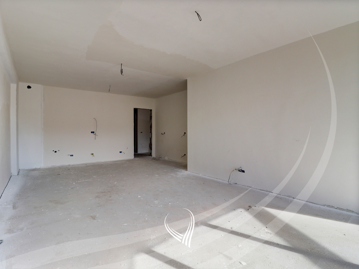 Banesë me 3 dhoma gjumi në shitje në lagjen Mati 1 – Rruga A3