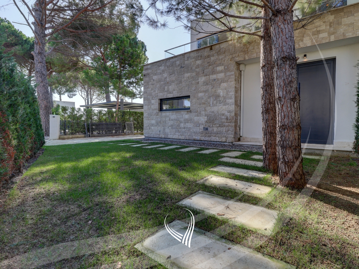 Villa 157.9m2 for sale in the San Pietro Resort complex - Gjiri i Lalzit40