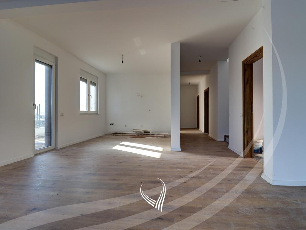 Shtëpi me 4 dhoma gjumi në shitje në Çagllavicë afër lagjes 0384