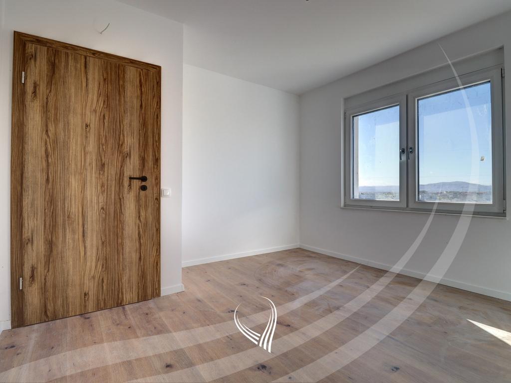 Shtëpi me 4 dhoma gjumi në shitje në Çagllavicë afër lagjes 0387