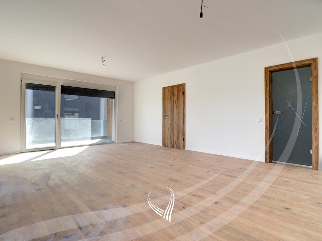 Shtëpi me 4 dhoma gjumi në shitje në Çagllavicë afër lagjes 03812