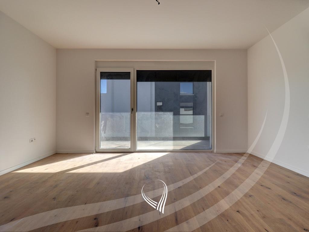 Shtëpi me 4 dhoma gjumi në shitje në Çagllavicë afër lagjes 03813