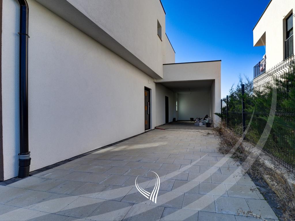 Shtëpi me 4 dhoma gjumi në shitje në Çagllavicë afër lagjes 03826