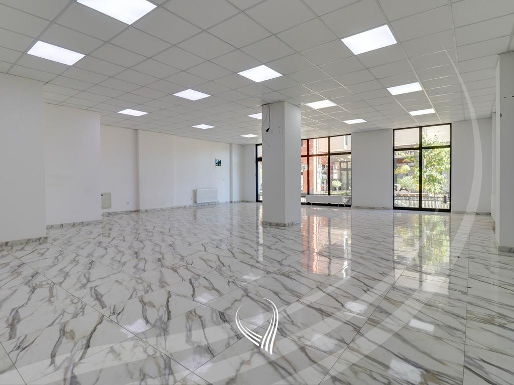 Lokal 110m2 në shitje në lagjen Mati 1