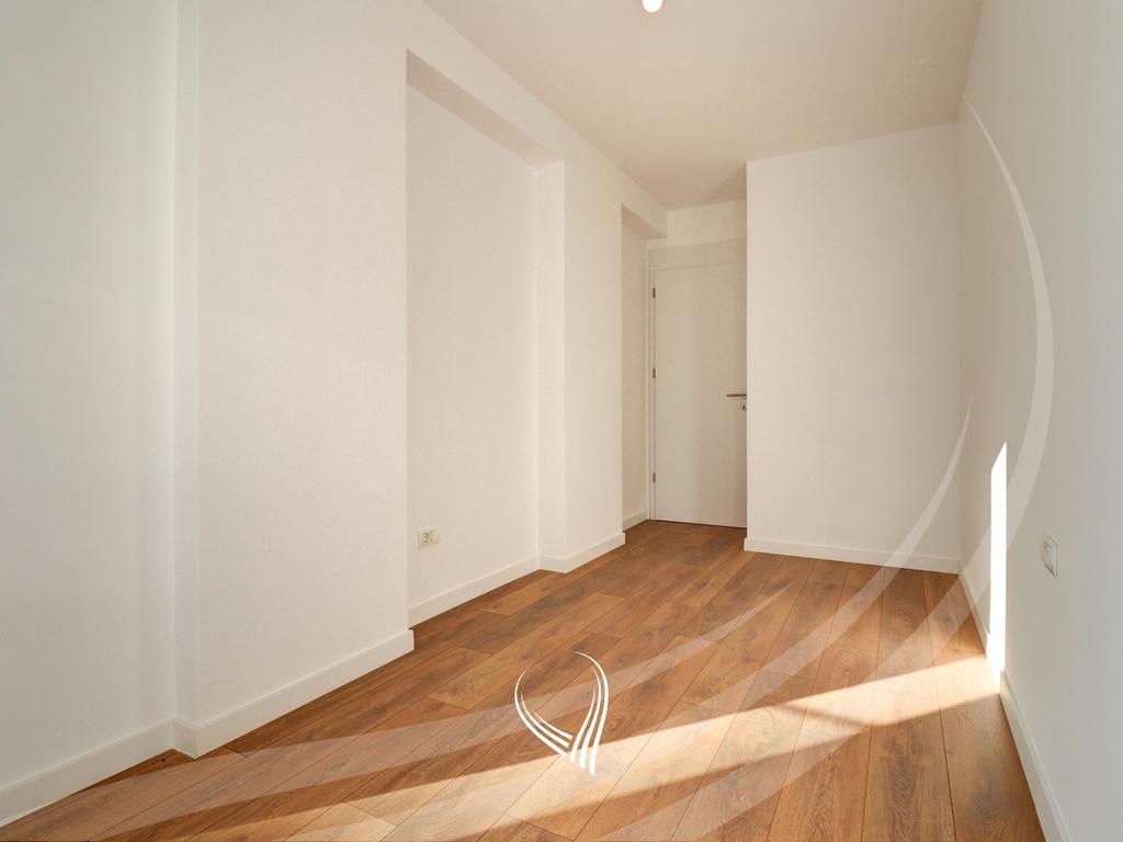 Banesë me 3 dhoma gjumi në shitje në lagjen Mati 18