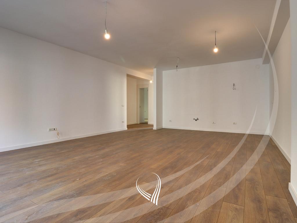 Banesë me 3 dhoma gjumi në shitje në lagjen Mati 12