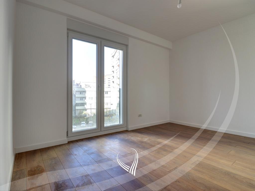 Banesë me 3 dhoma gjumi në shitje në lagjen Mati 13