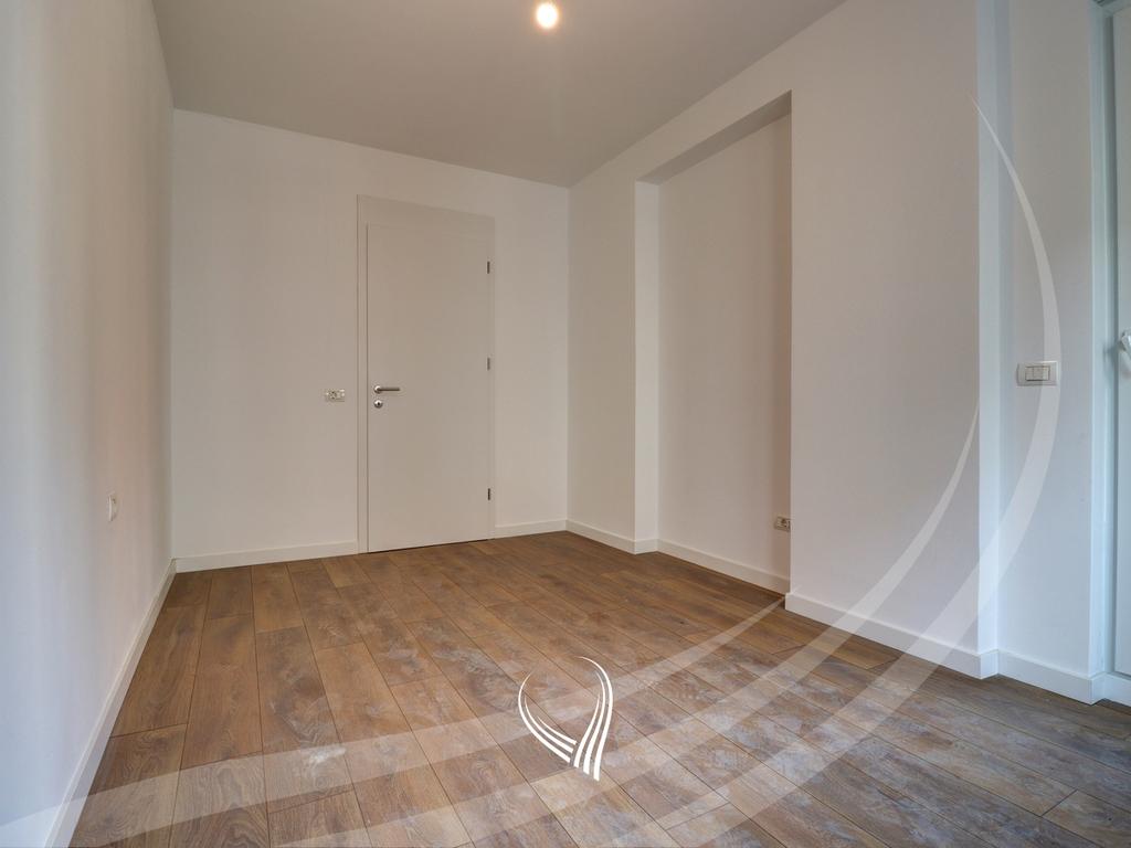 Banesë me 3 dhoma gjumi në shitje në lagjen Mati 17