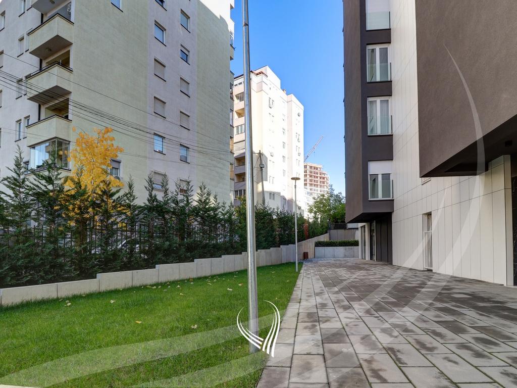 Banesë me 3 dhoma gjumi në shitje në lagjen Mati 115