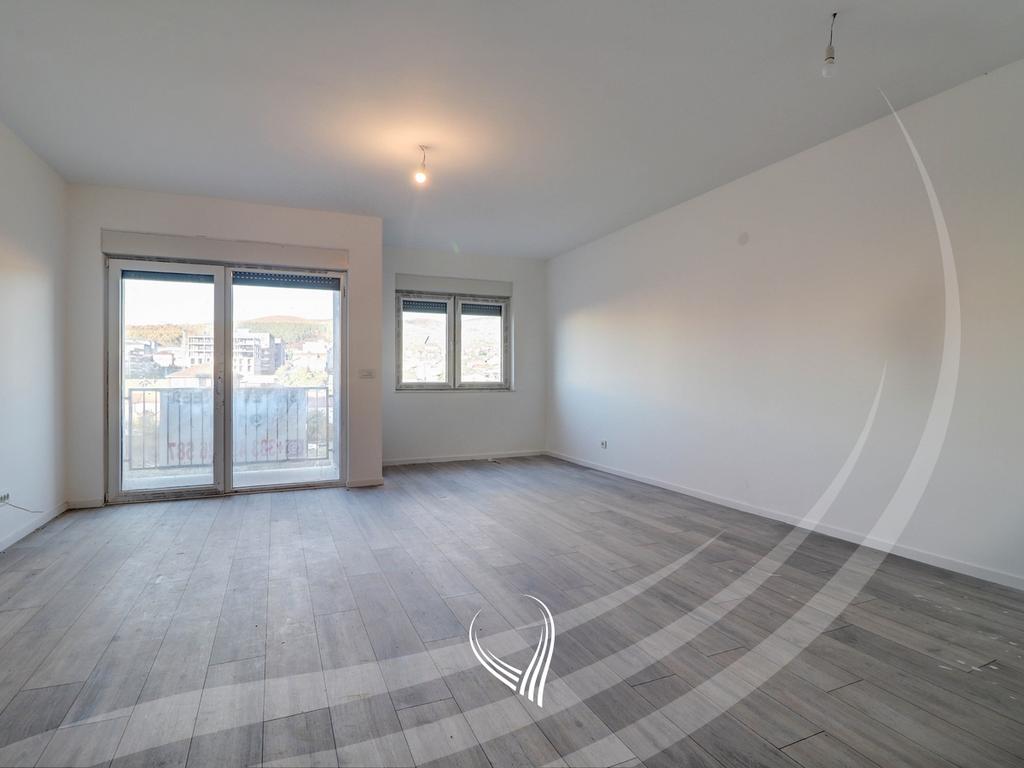 Banesë me 2 dhoma gjumi në shitje në lagjen Mati 11