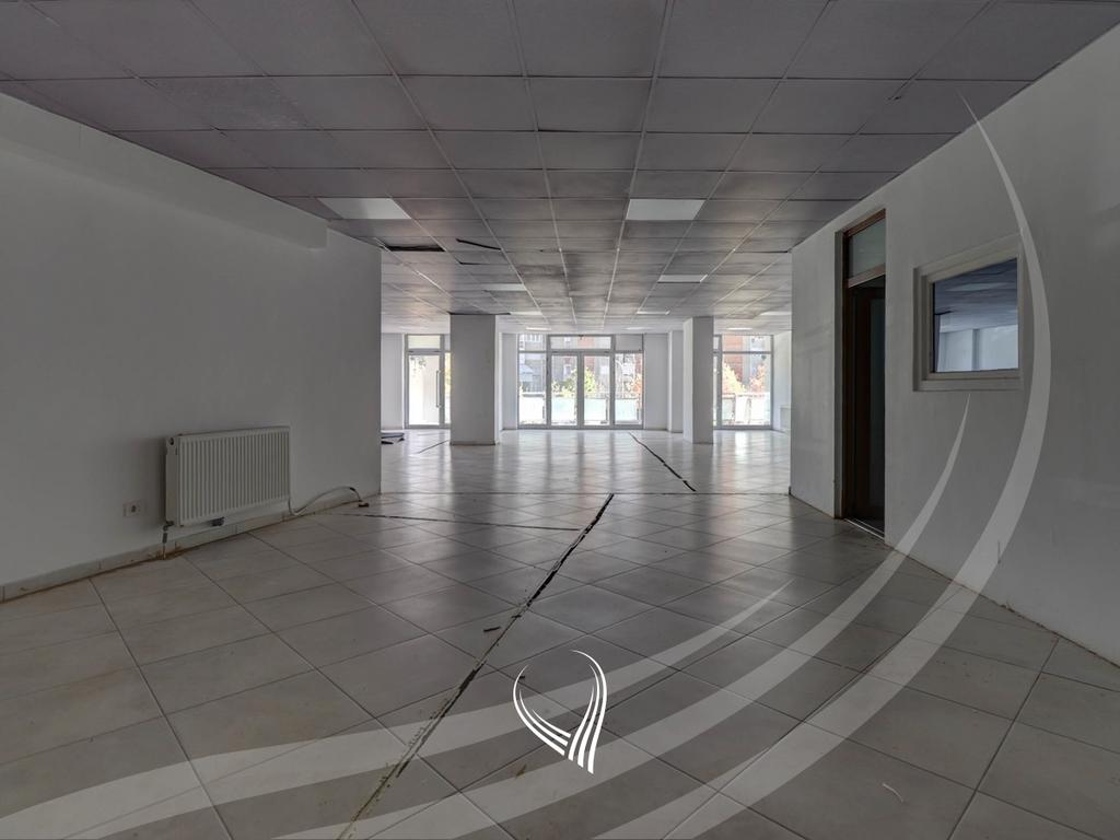 Lokal 196.36m2 në shitje në lagjen Lakrishtë2