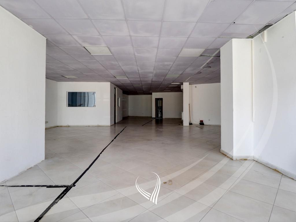 Lokal 196.36m2 në shitje në lagjen Lakrishtë3