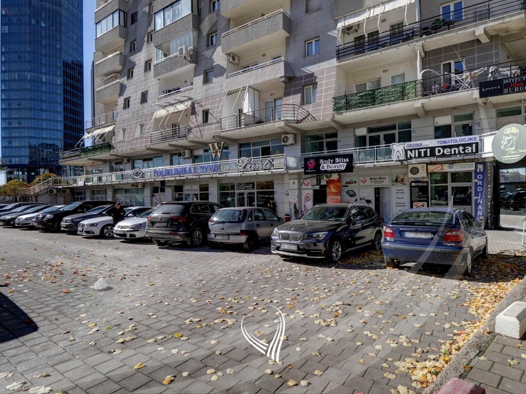 Lokal 196.36m2 në shitje në lagjen Lakrishtë7