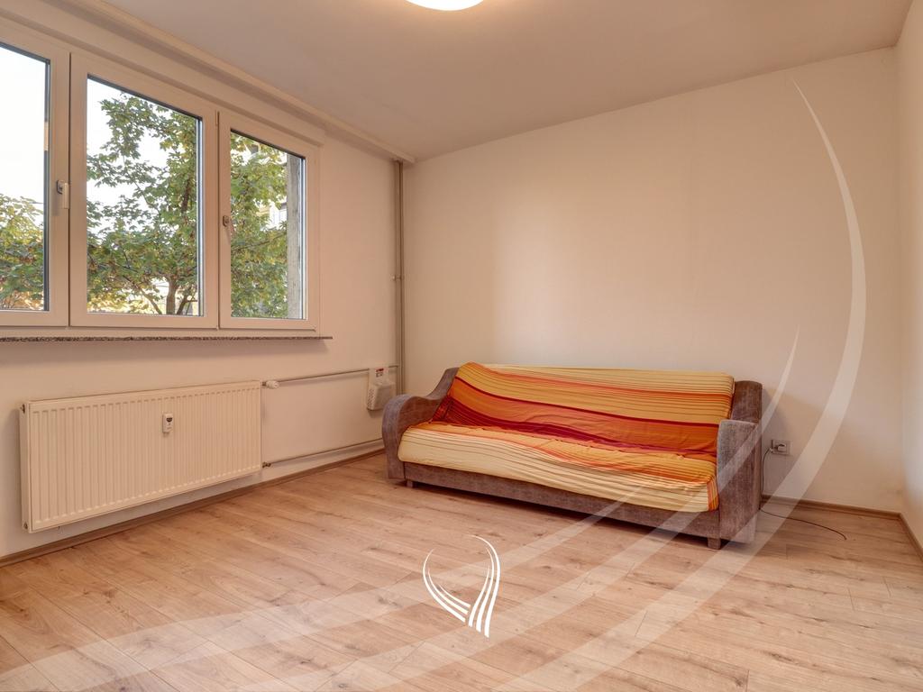 Zyre me 3 dhoma pune me qira në lagjen Aktash3