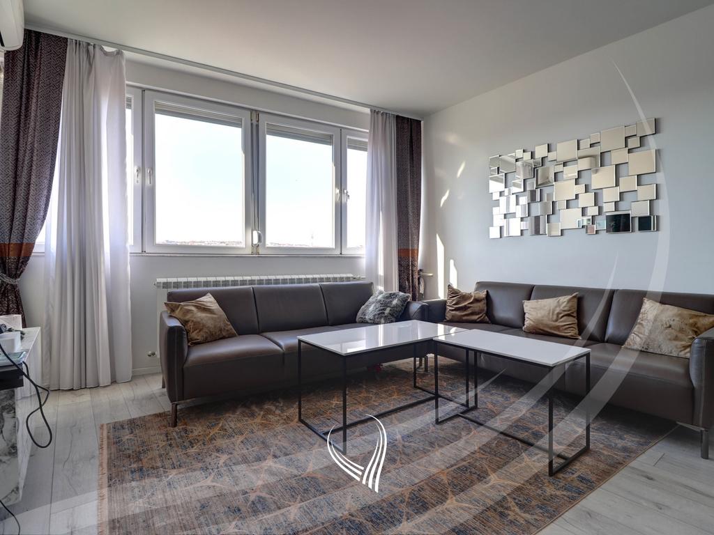 3-bedroom apartment for sale in the Center2