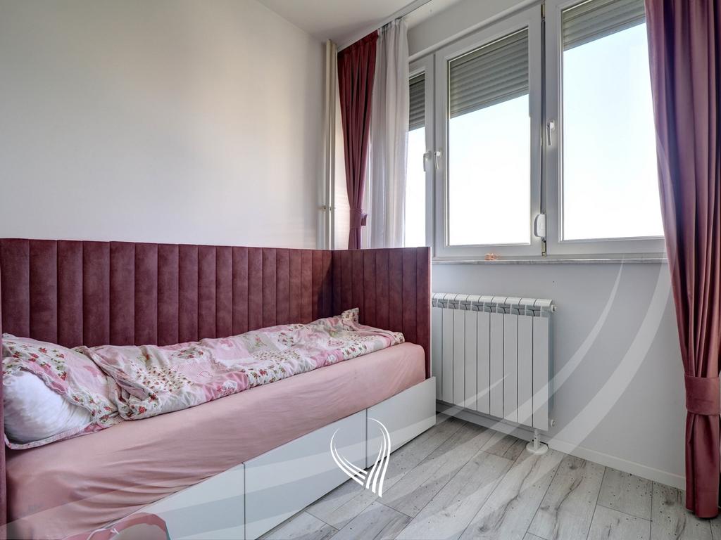 3-bedroom apartment for sale in the Center7