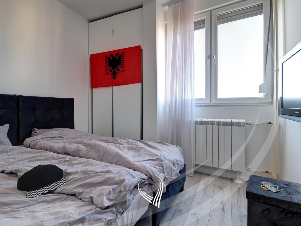 3-bedroom apartment for sale in the Center8