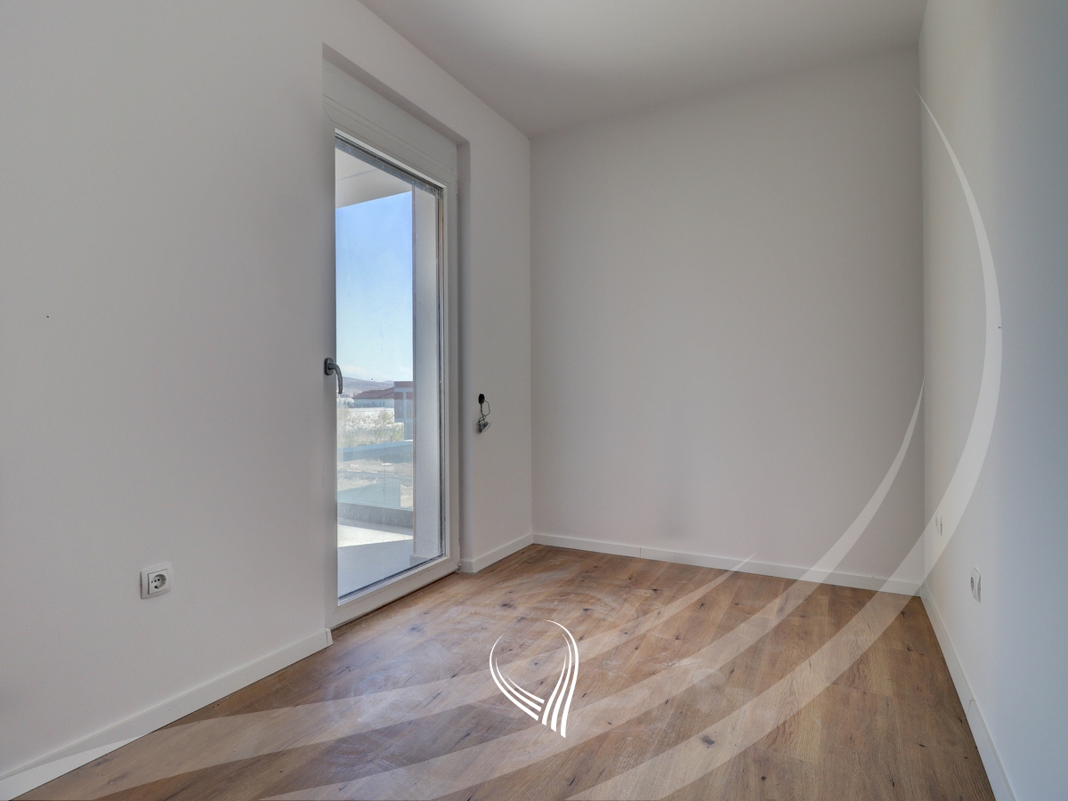 Shtëpi me 4 dhoma gjumi në shitje në Çagllavicë afër lagjes 03815