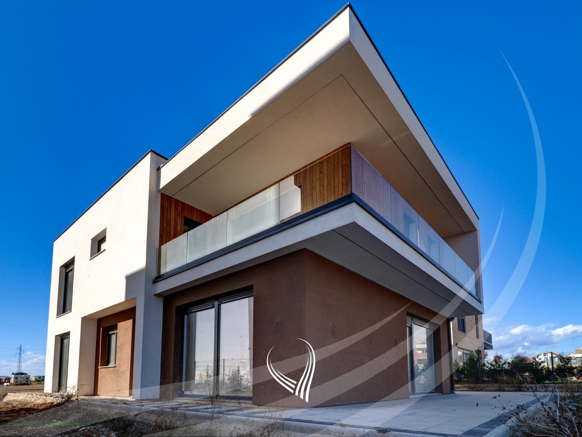 Shtëpi me 4 dhoma gjumi në shitje në Çagllavicë afër lagjes 0380