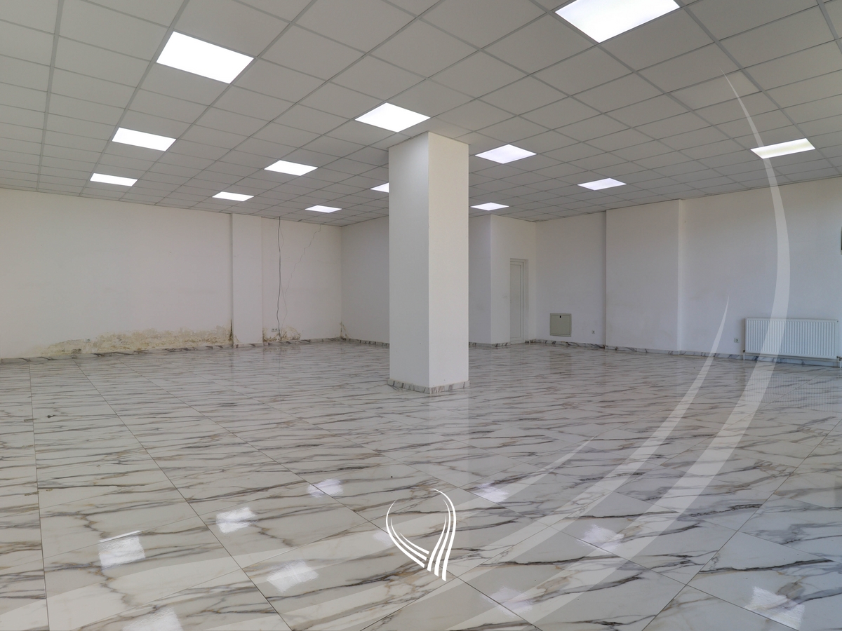 Lokal 110m2 në shitje në lagjen Mati 14