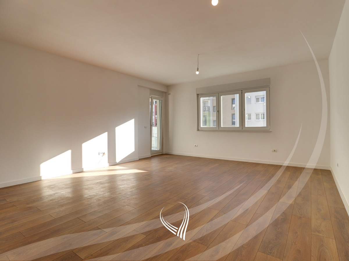 Banesë me 3 dhoma gjumi në shitje në lagjen Mati 11