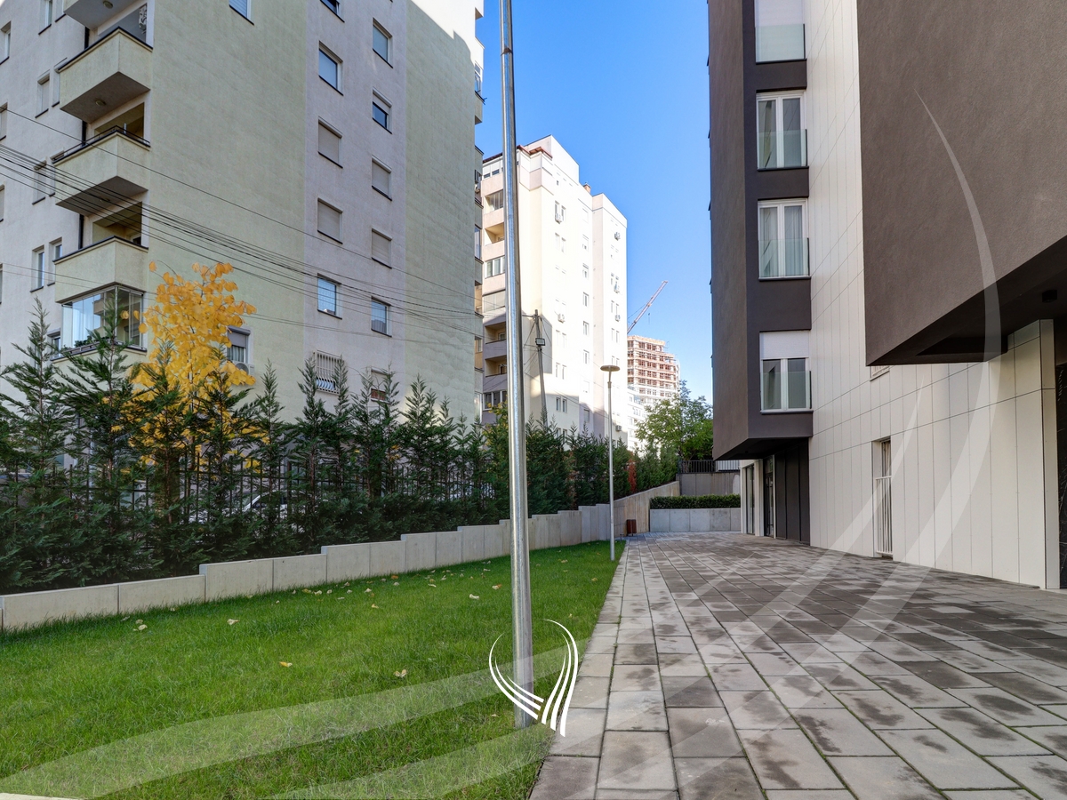 Banesë me 3 dhoma gjumi në shitje në lagjen Mati 115