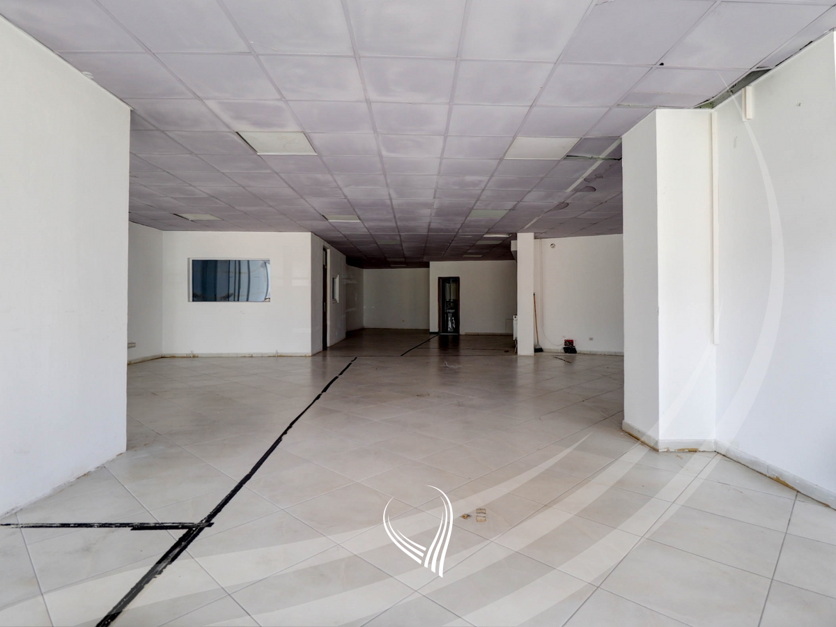 Lokal 196.36m2 në shitje në lagjen Lakrishtë3