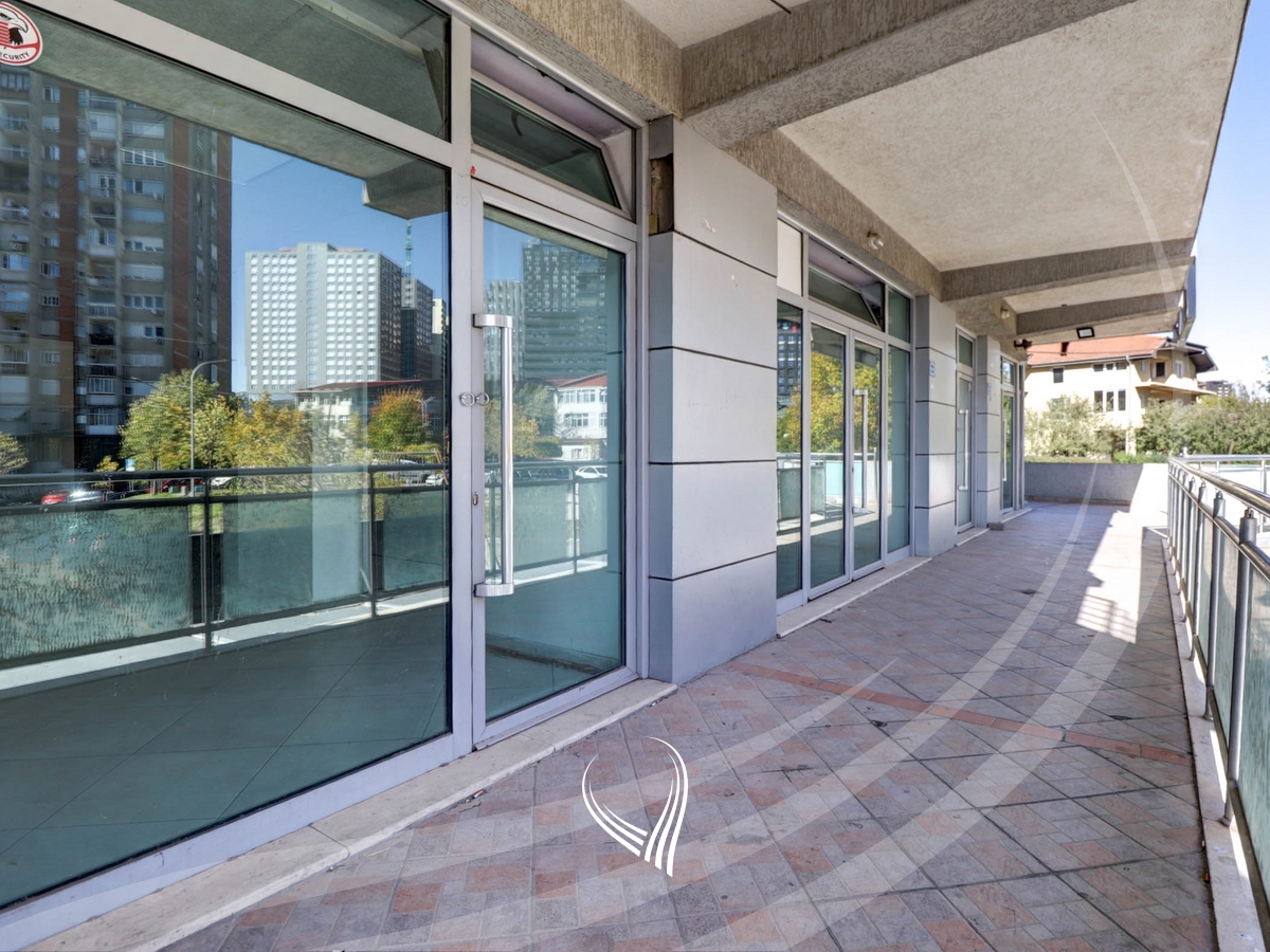 Lokal 196.36m2 në shitje në lagjen Lakrishtë6