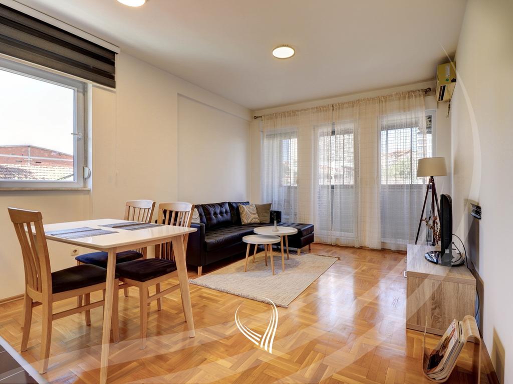 2-bedroom apartment for rent in the Tophane neighborhood2