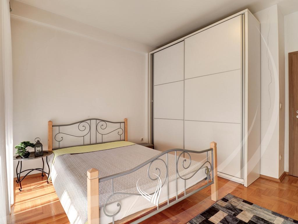 2-bedroom apartment for rent in the Tophane neighborhood7