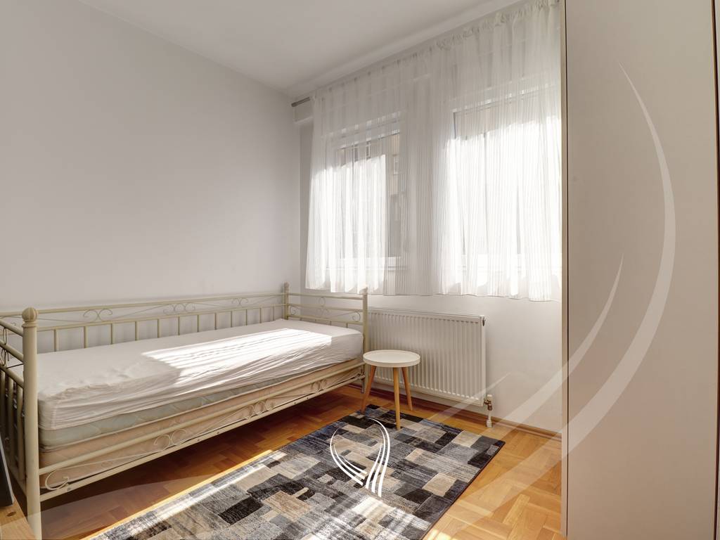 2-bedroom apartment for rent in the Tophane neighborhood8