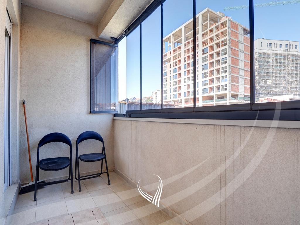 2-bedroom apartment for rent in the Tophane neighborhood9