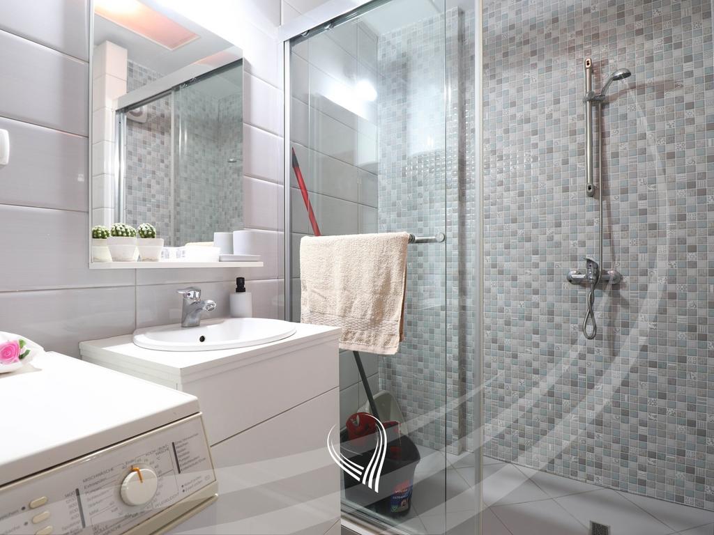 2-bedroom apartment for rent in the Tophane neighborhood12