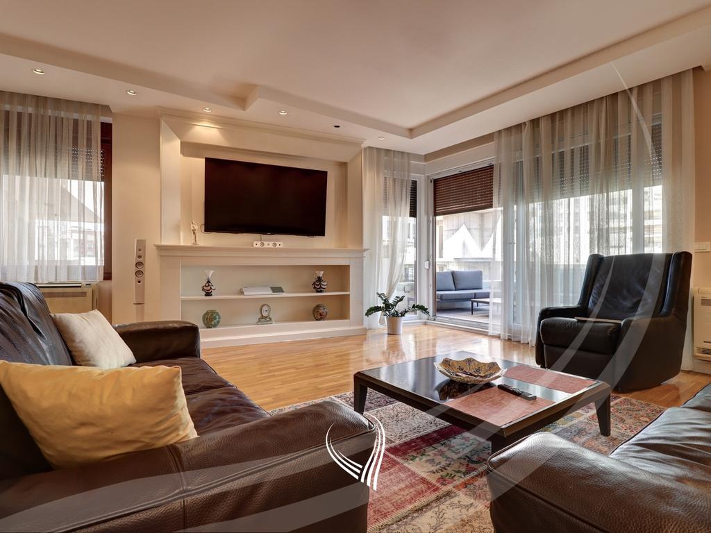 200m2 apartment for rent in Lakrishte neighborhood