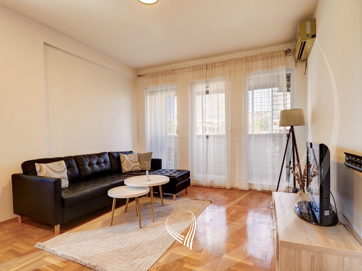 2-bedroom apartment for rent in the Tophane neighborhood1
