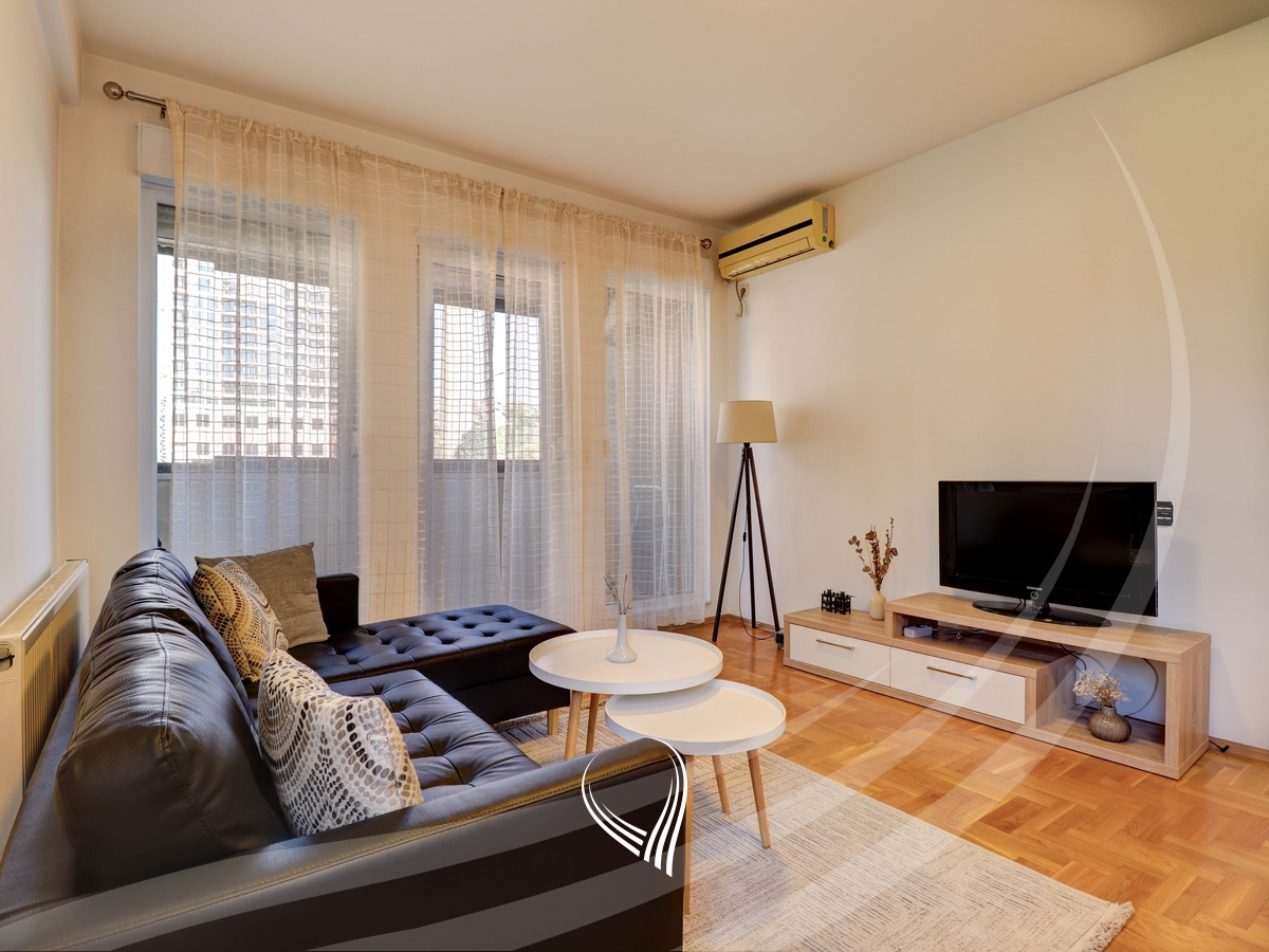 2-bedroom apartment for rent in the Tophane neighborhood0