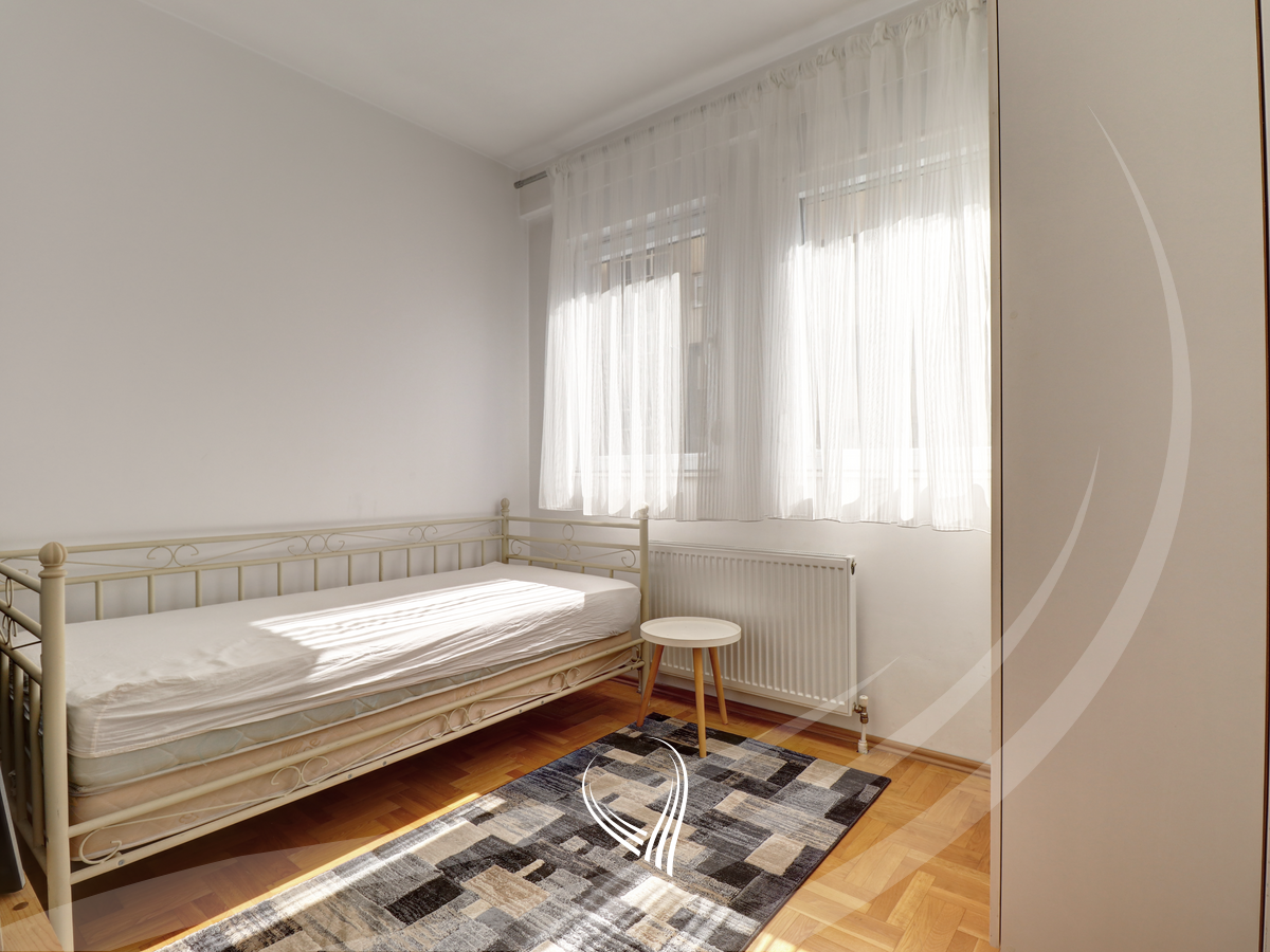 2-bedroom apartment for rent in the Tophane neighborhood8