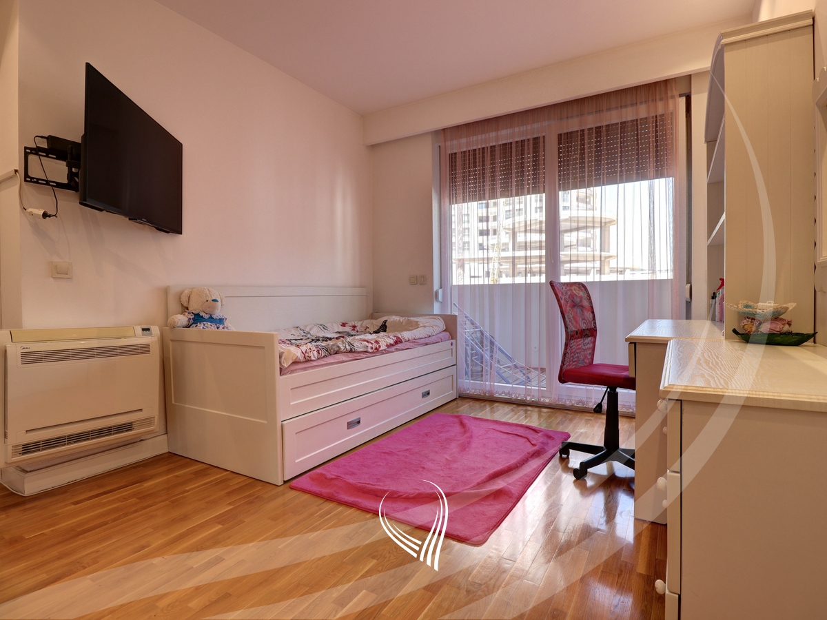 200m2 apartment for rent in Lakrishte neighborhood10