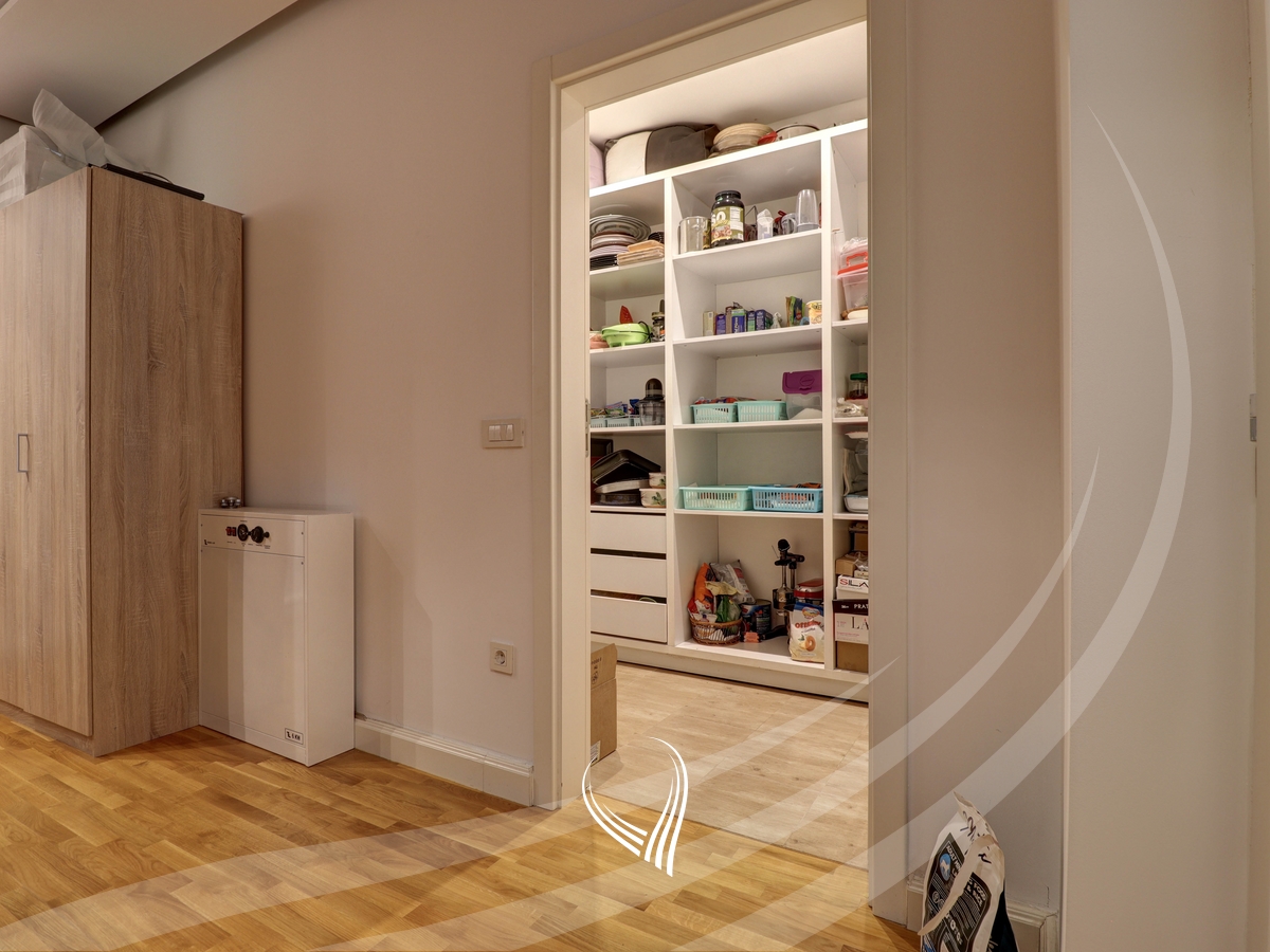 200m2 apartment for rent in Lakrishte neighborhood24